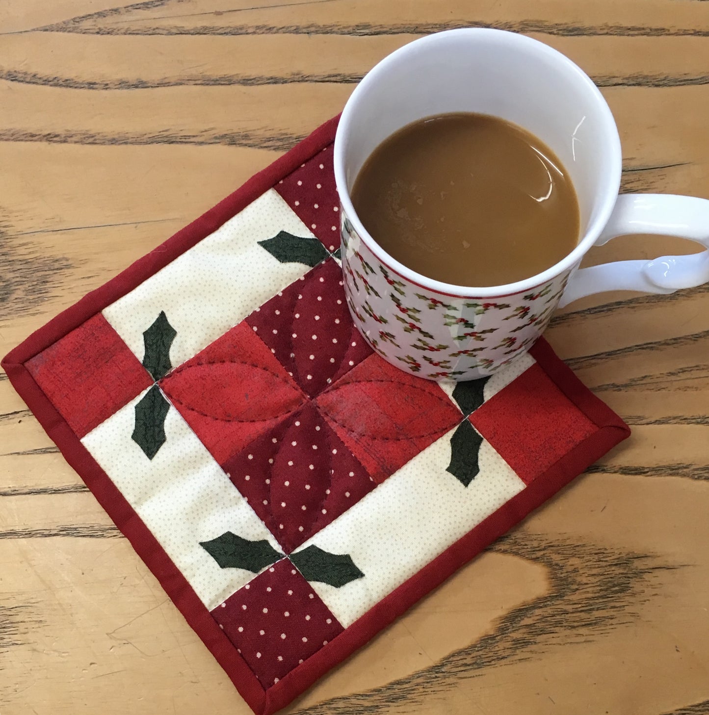 Christmas Red Holly Mug Mat Kit